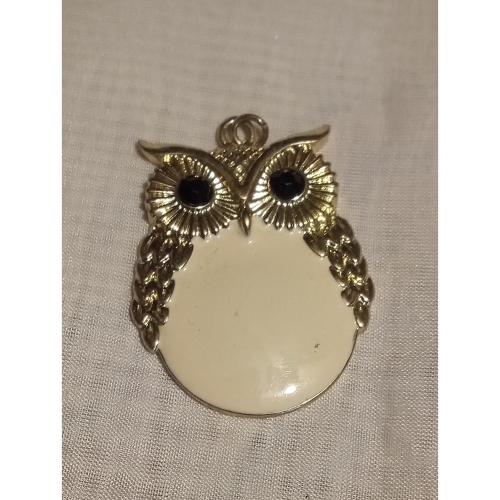 Vintage Owl  Pendant Gold Tone,   Stones Cream Jelly Belly Stone